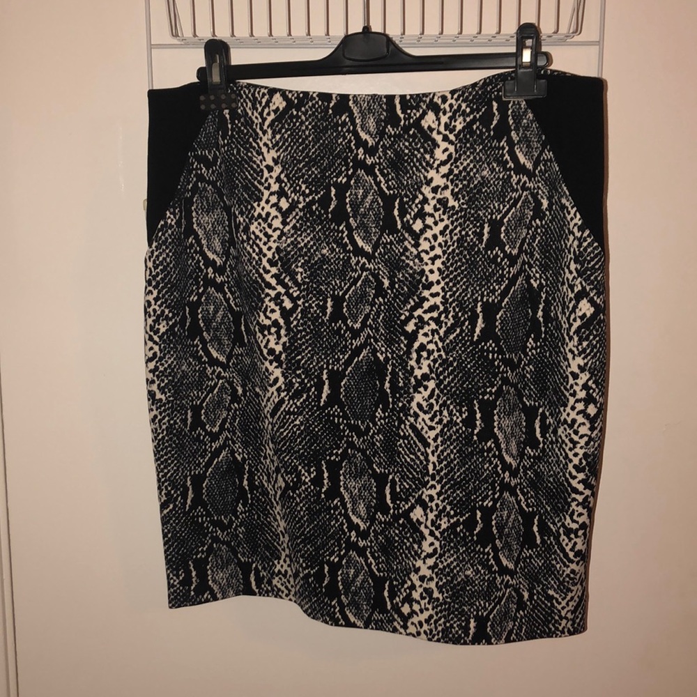 Snake Skin Print Sz 14 skirt